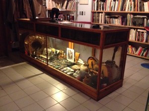 Antique display case, year ?